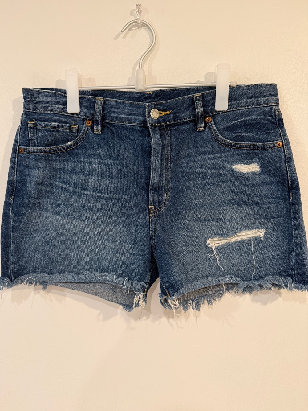 Women’s Uniqulo UJ Jean Shorts - size 29